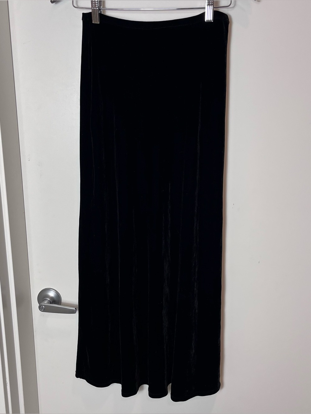 BCBG Paris Vintage Velvet Maxi Skirt Classic Black Witchy Goth Whimsigoth VTG‎